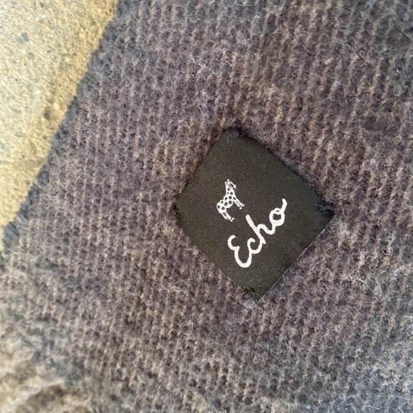 Echo New York Gradient Blanket Scarf - Picture 4 of 6